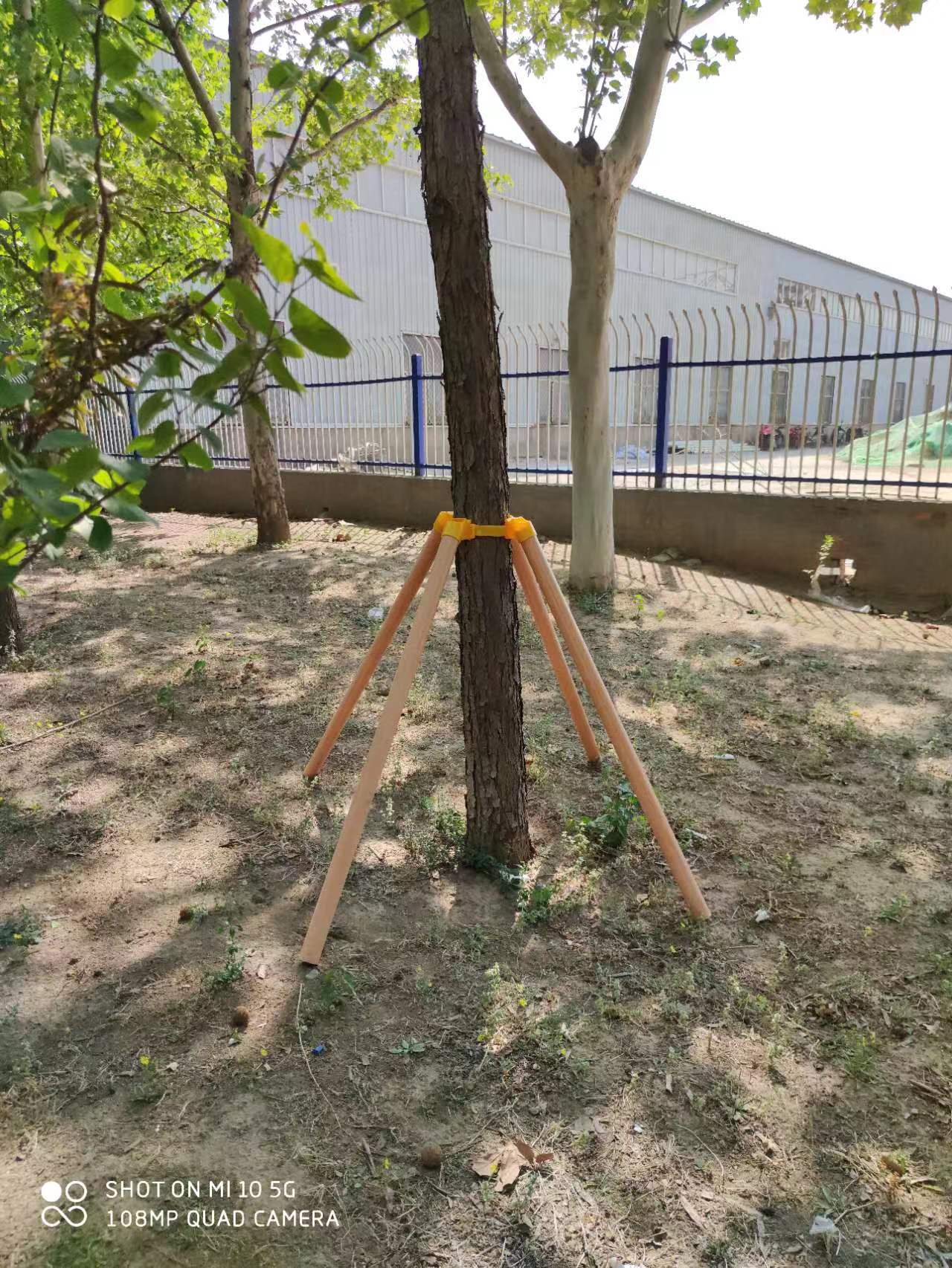 树木支撑架选对了，园林绿化才更稳固